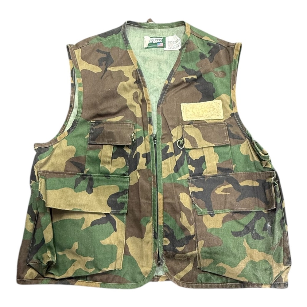 SafTBak Inc Camouflage Fishing Vest VTG HUNTING Military